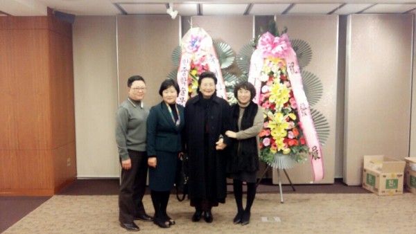  홍길윤이사 ,박영숙이사와 신수연 고문님과 함께