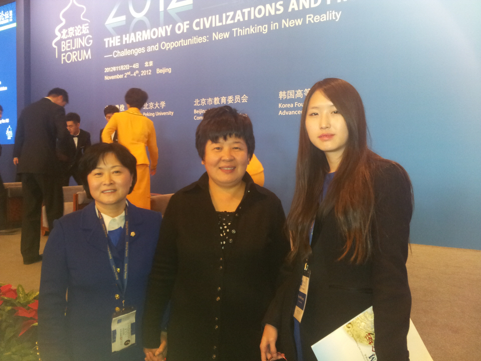 중국국토자원부왕워이부장&최민정&신경숙회장과기념촬영