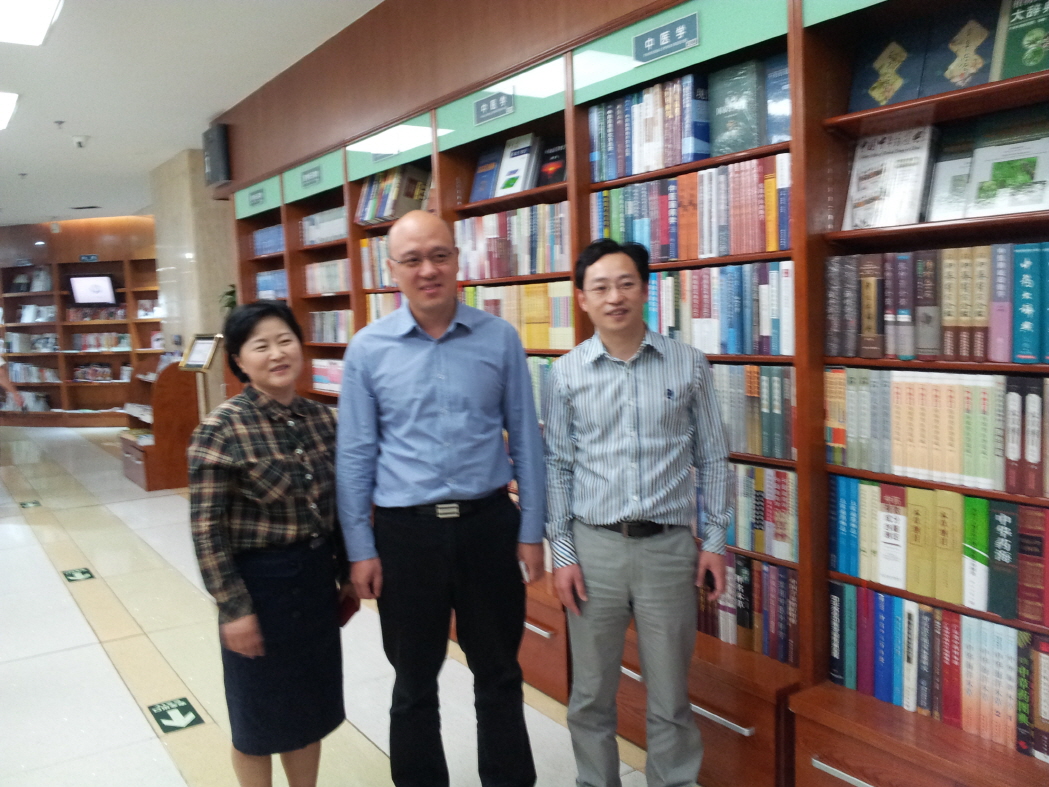 닝버일보 허워이 사장과 함께