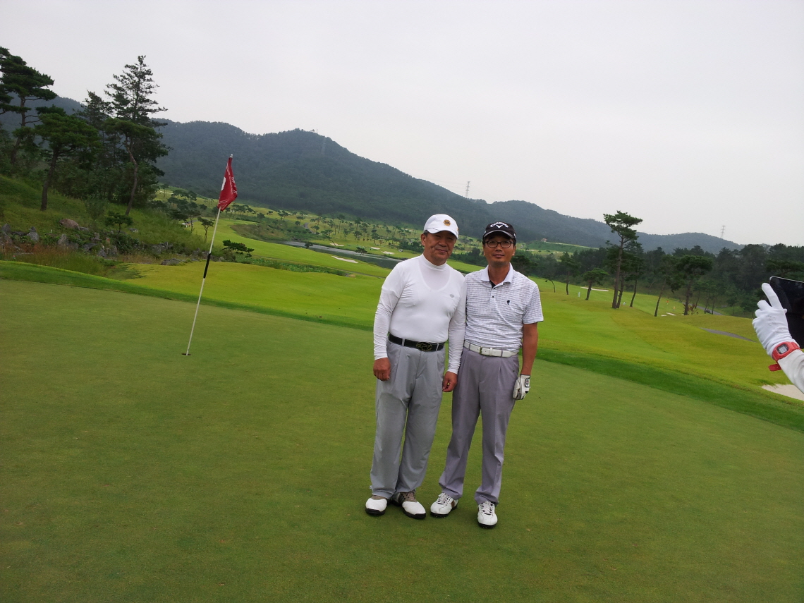 오재진 감사와 이기수 총장님과 함께 골프