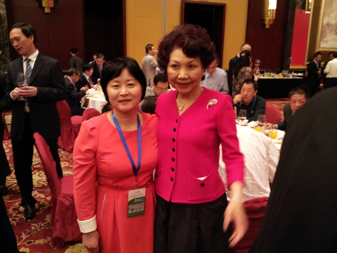 쟝저민 주석비서 왕중잉과 함께