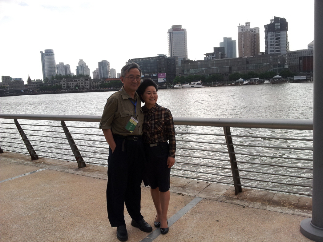 호주인민일보대표 순호량과 함께 국제대회 참석